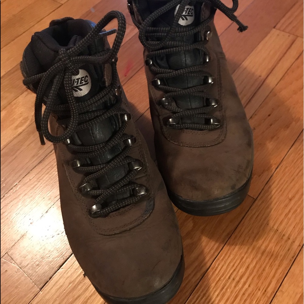 Men’s size 8 hi-tec boots